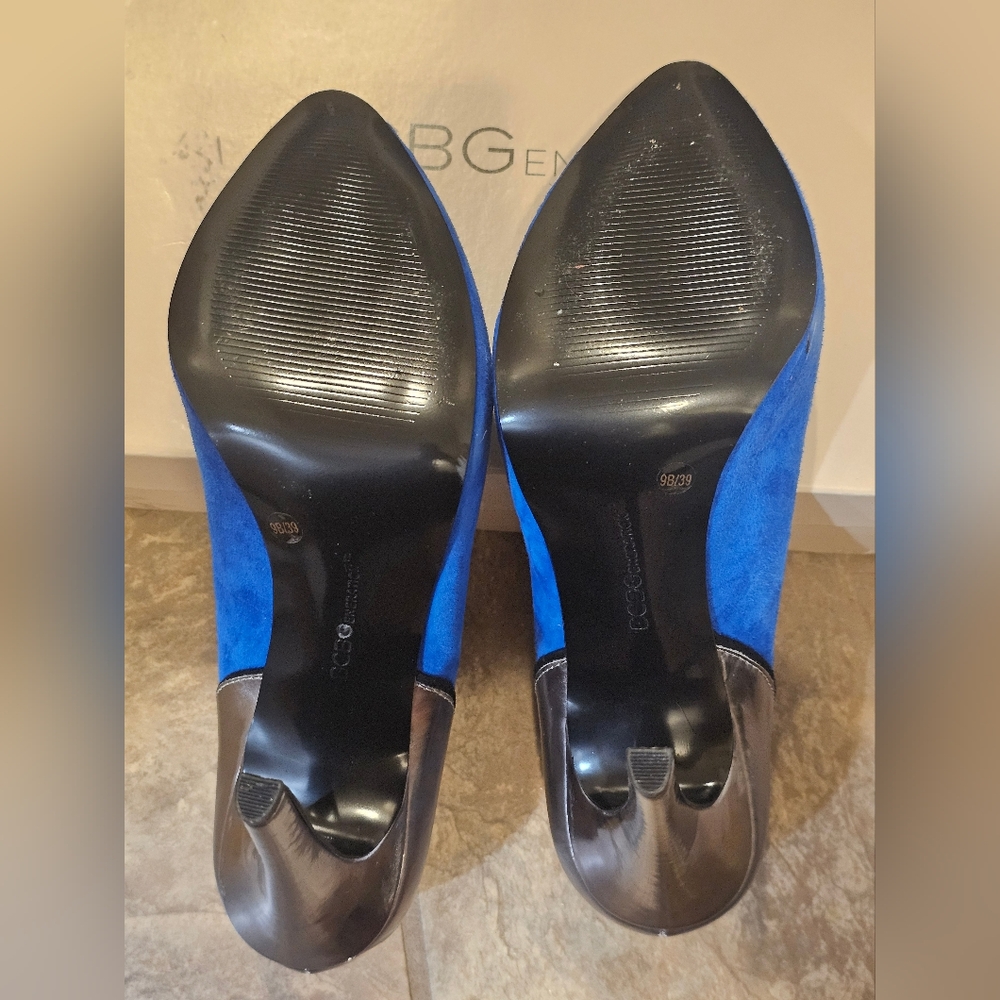 BCBGeneration BG-Peyton Suede Heels Size 9M - Picture 5 of 8